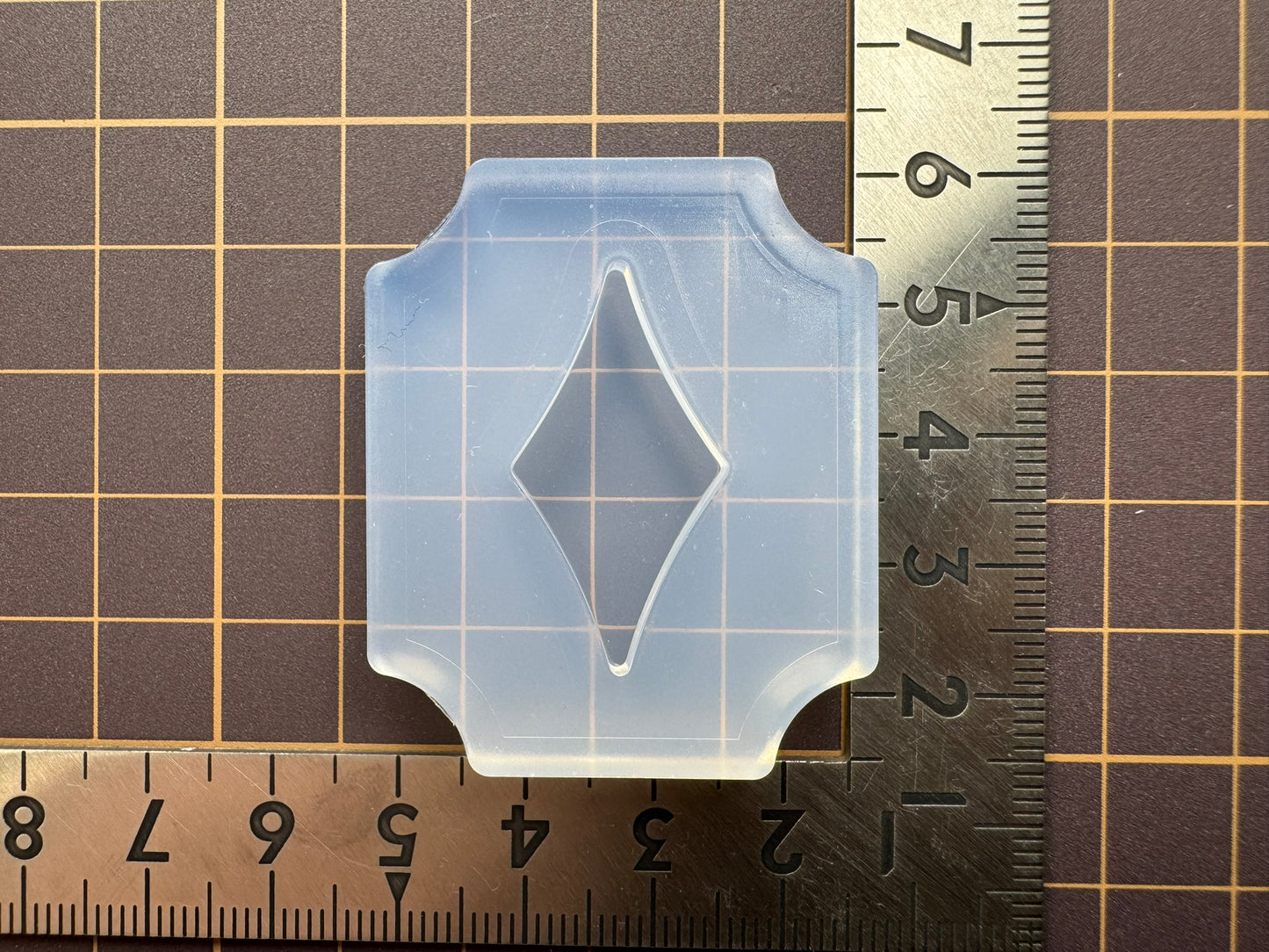30mm「プレートくびれペンデュラム」レジン用モールド