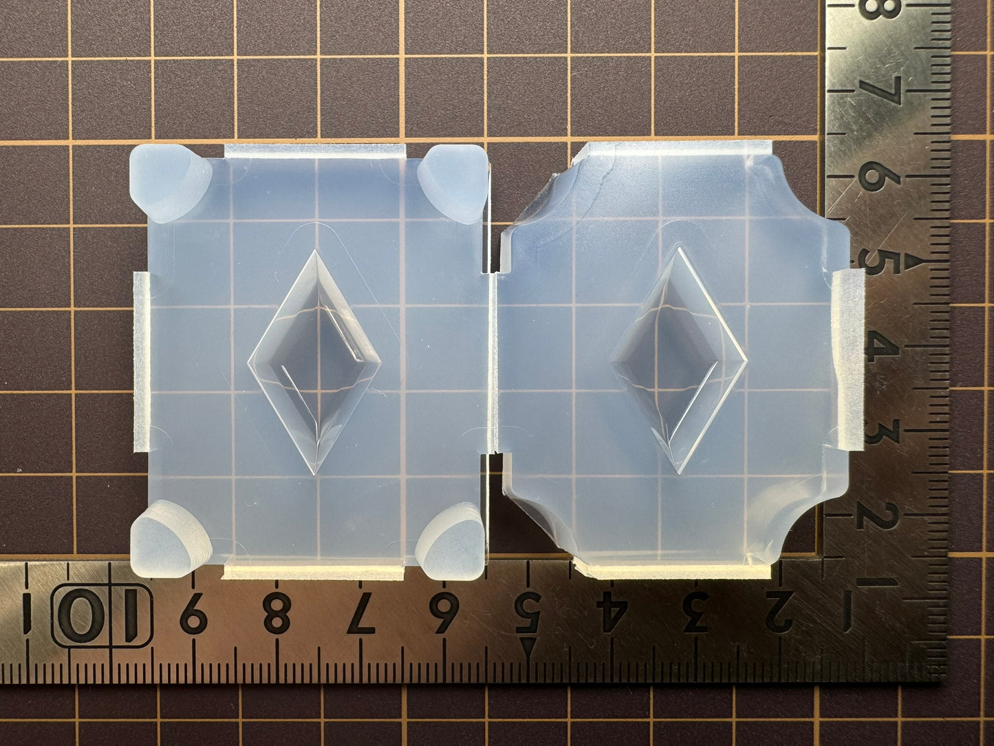 "Diamond Cabochon" resin mold