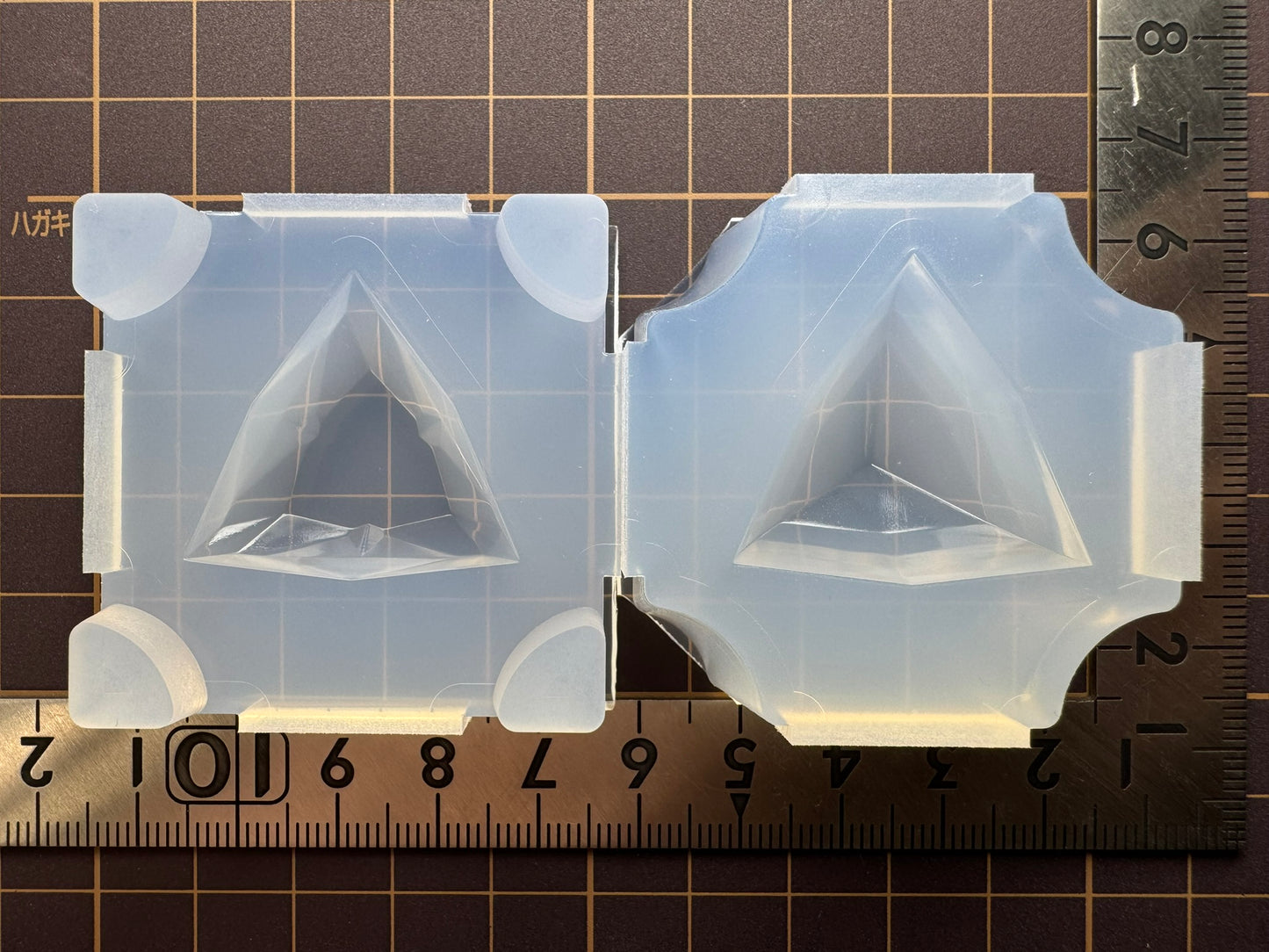 30mm "Triangle Cut" resin mold