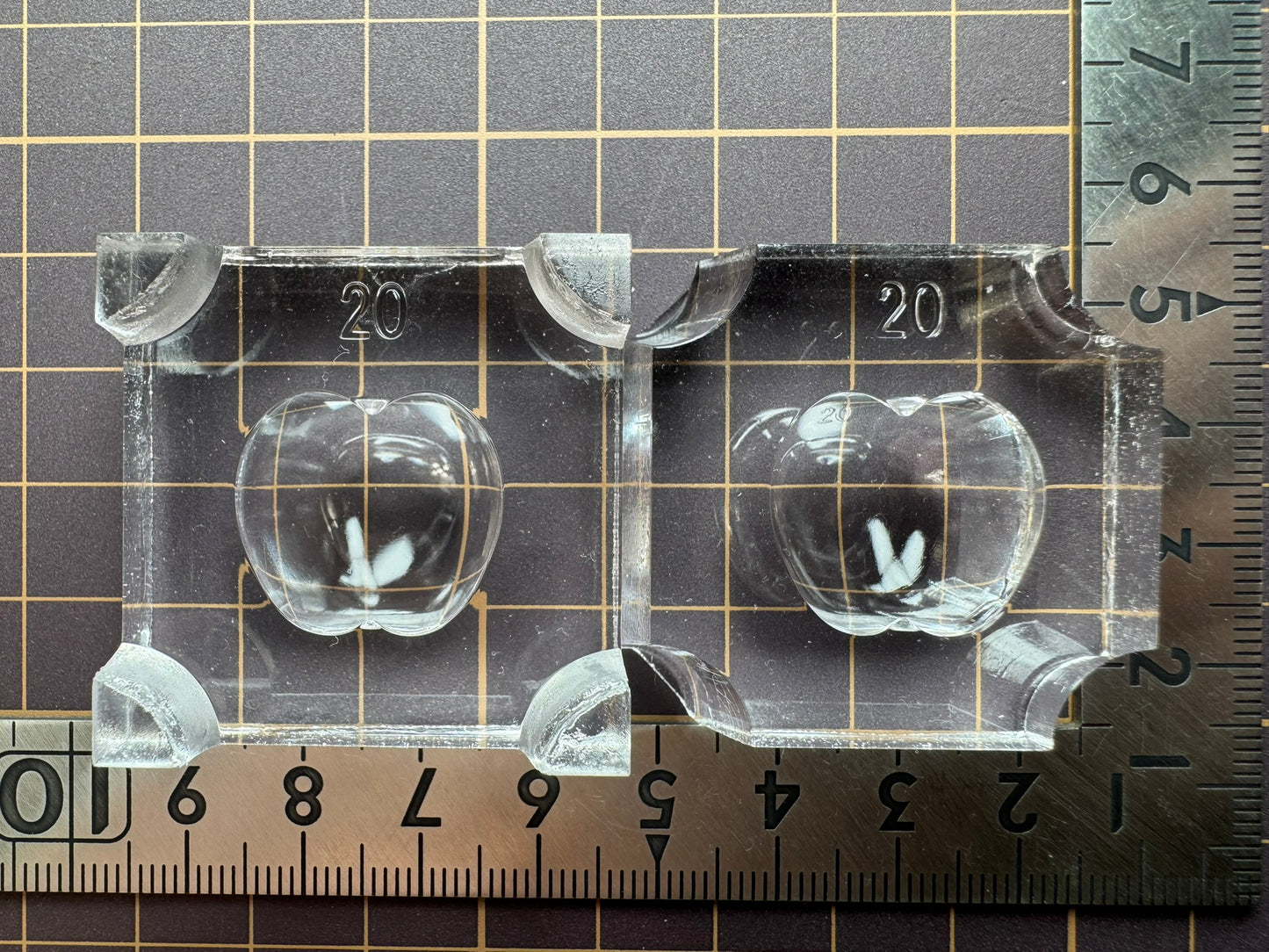 超高強度シリコン「縦割りリンゴ」レジン用モールド