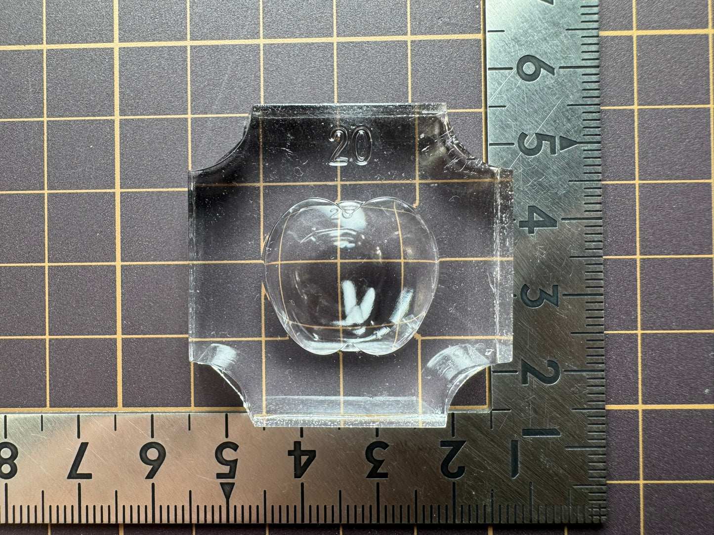 超高強度シリコン「縦割りリンゴ(表)」レジン用モールド