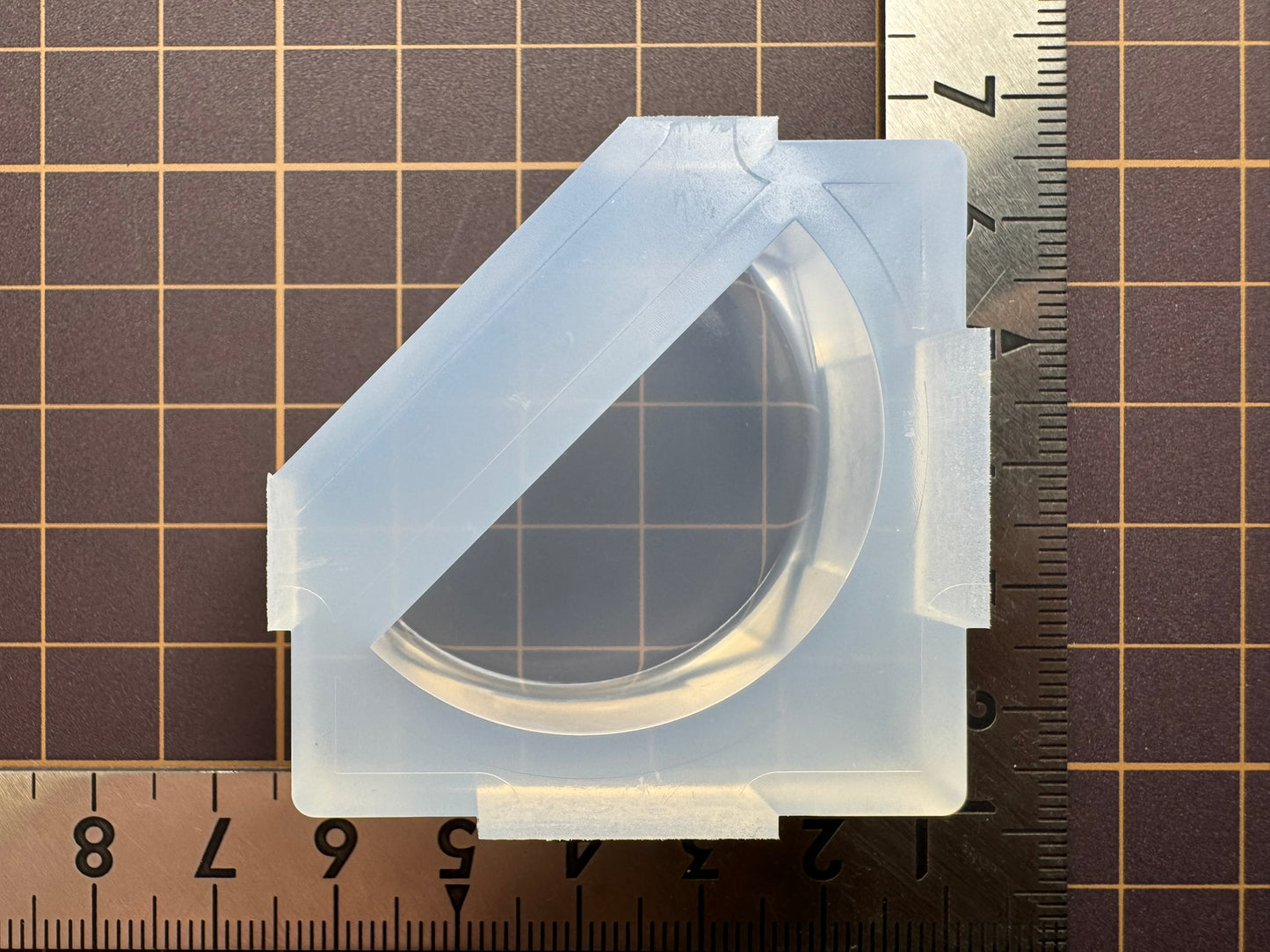 4/8 "Cut Whole Cake" resin mold