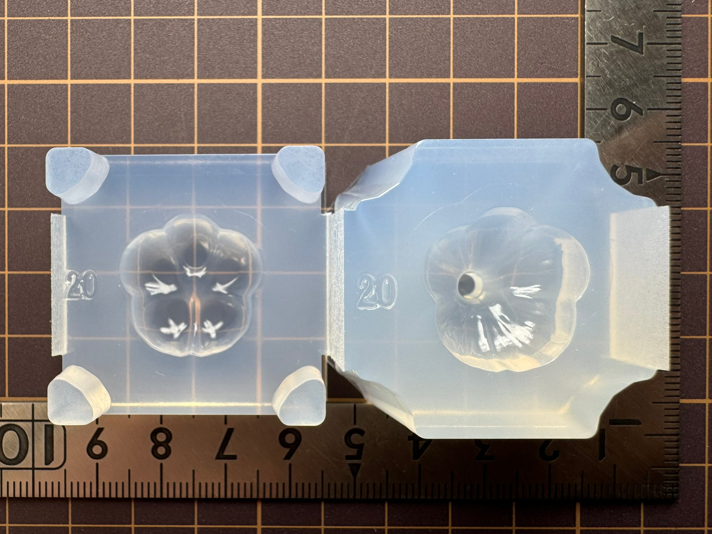 20mm "Garlic" resin mold