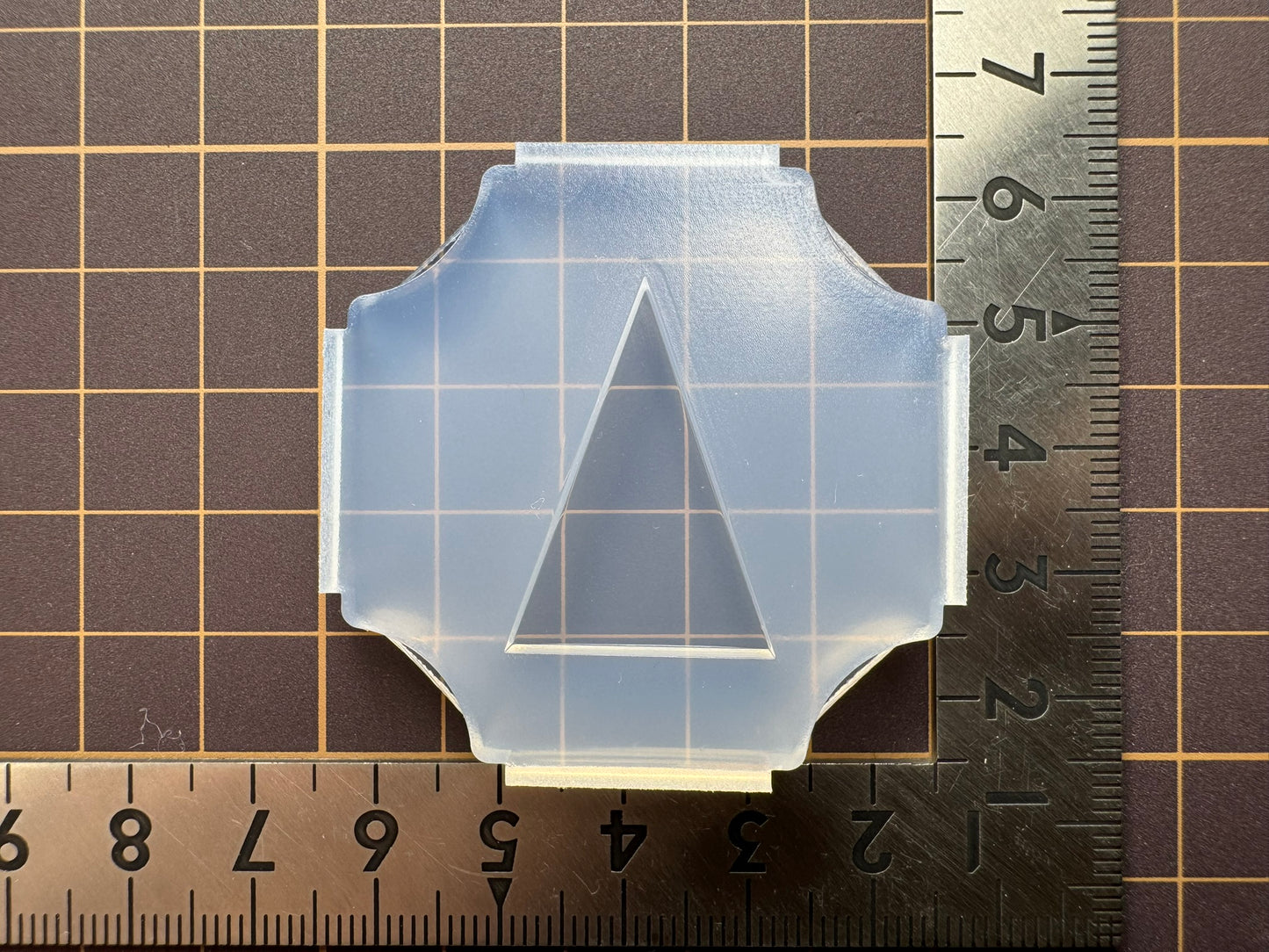 30mm「二等辺三角形プレート」レジン用モールド