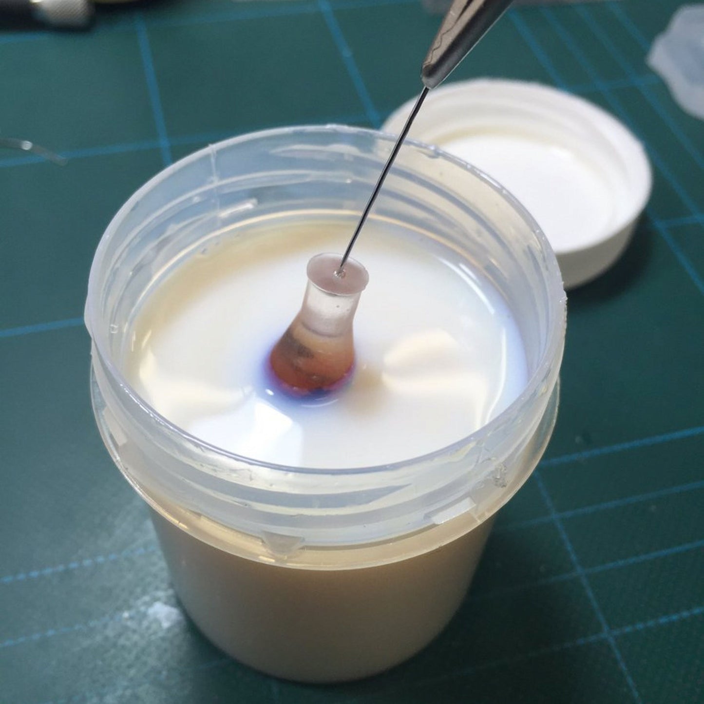 レジン用表面コーティング剤