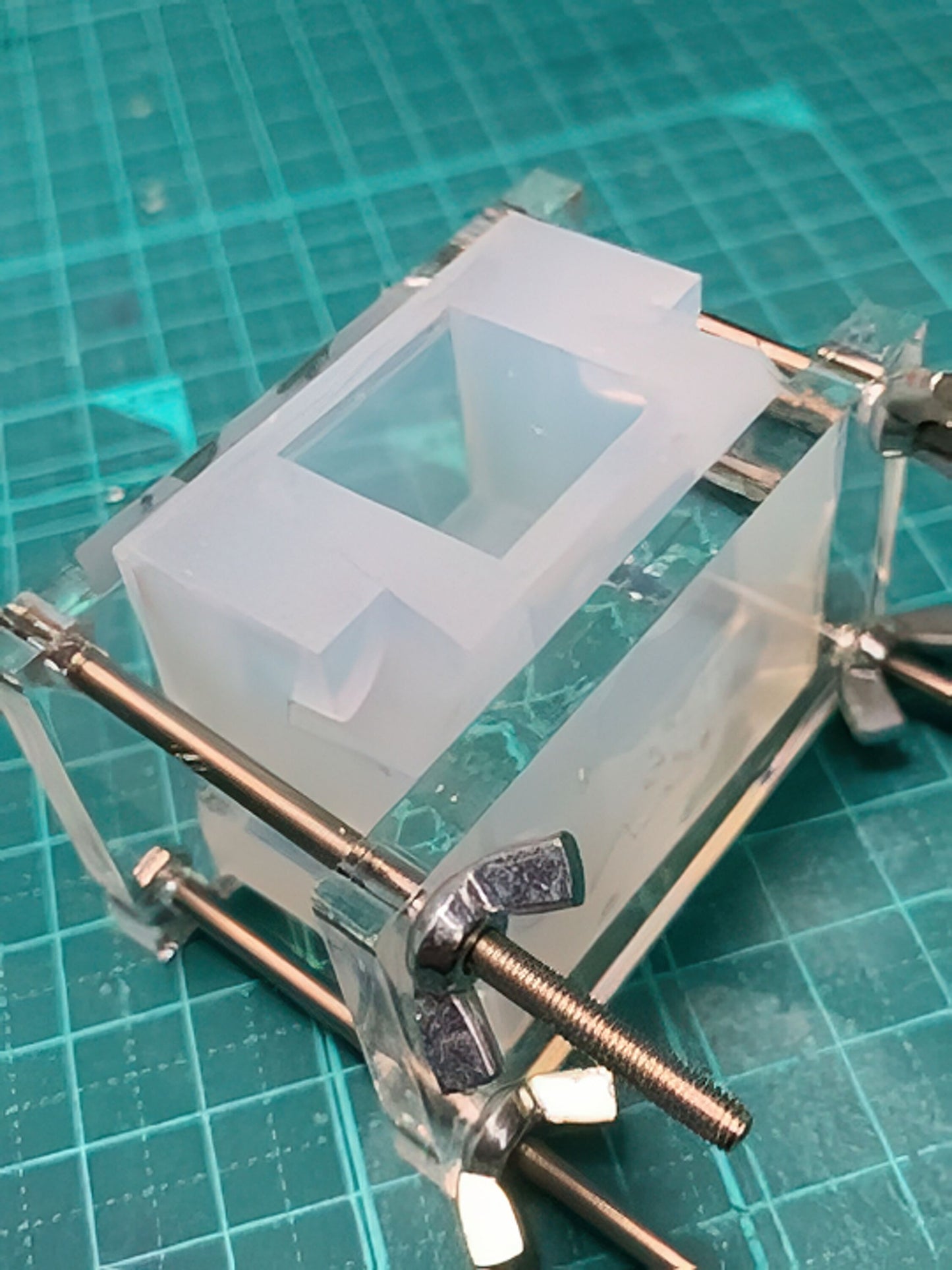 20mm「割り型キューブ」レジン用モールド