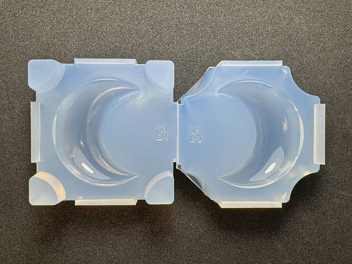 "Plump Crescent Moon" Resin Mold