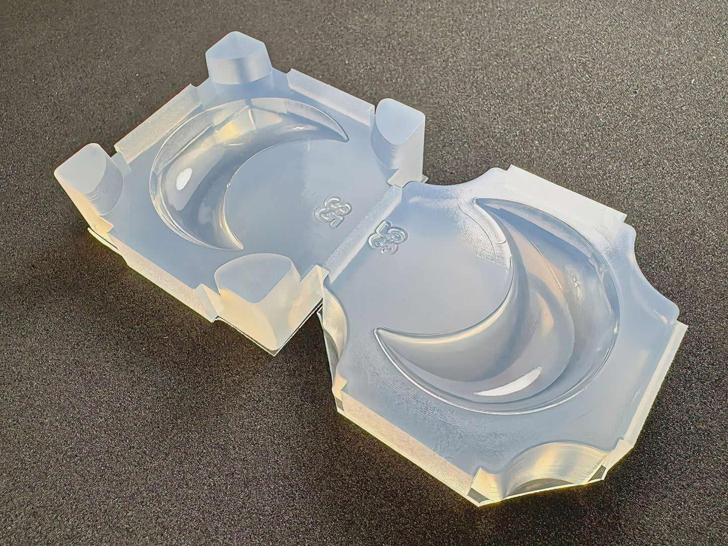 "Plump Crescent Moon" Resin Mold