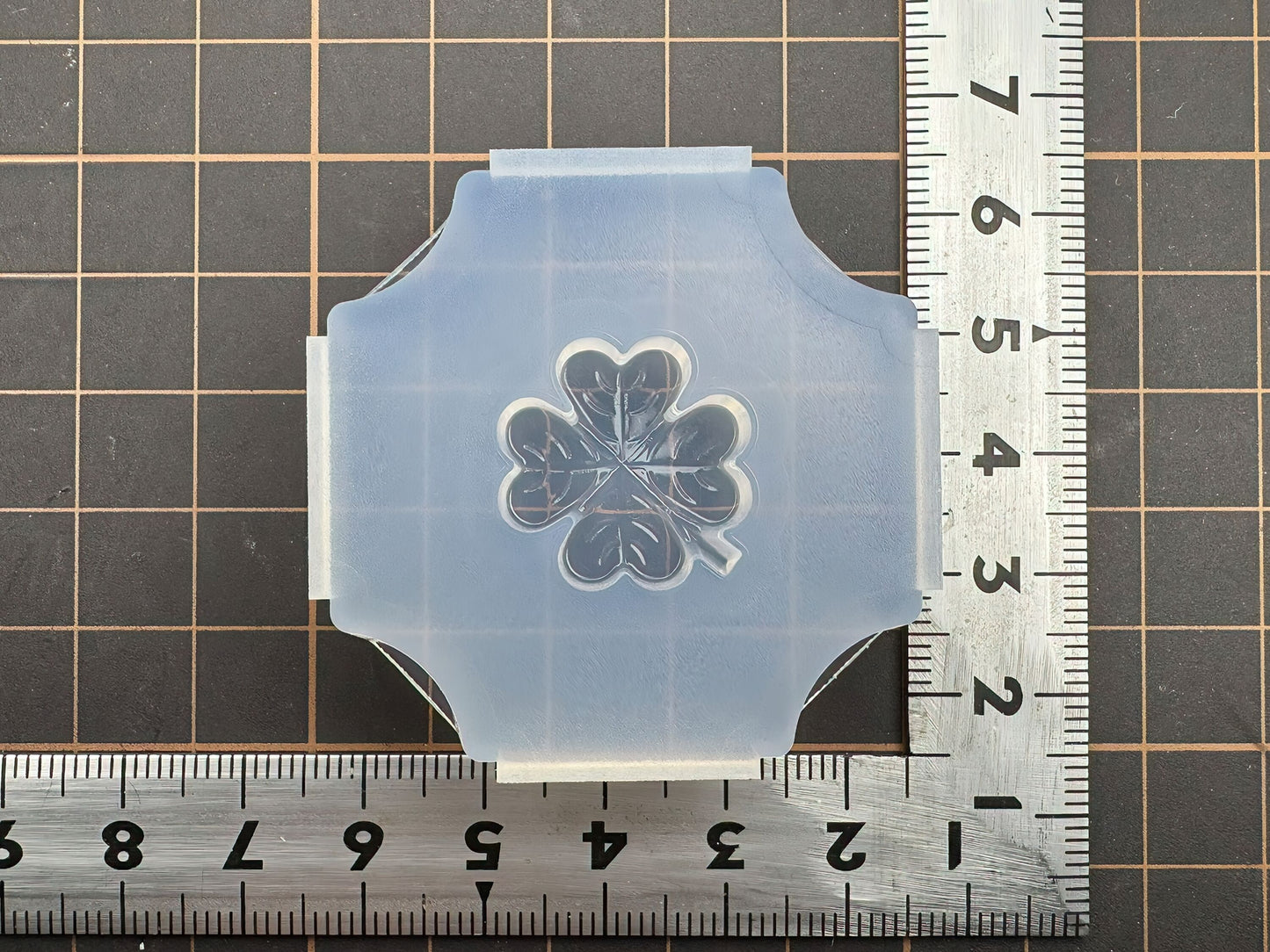 20mm「和菓子（四葉）」レジン用モールド
