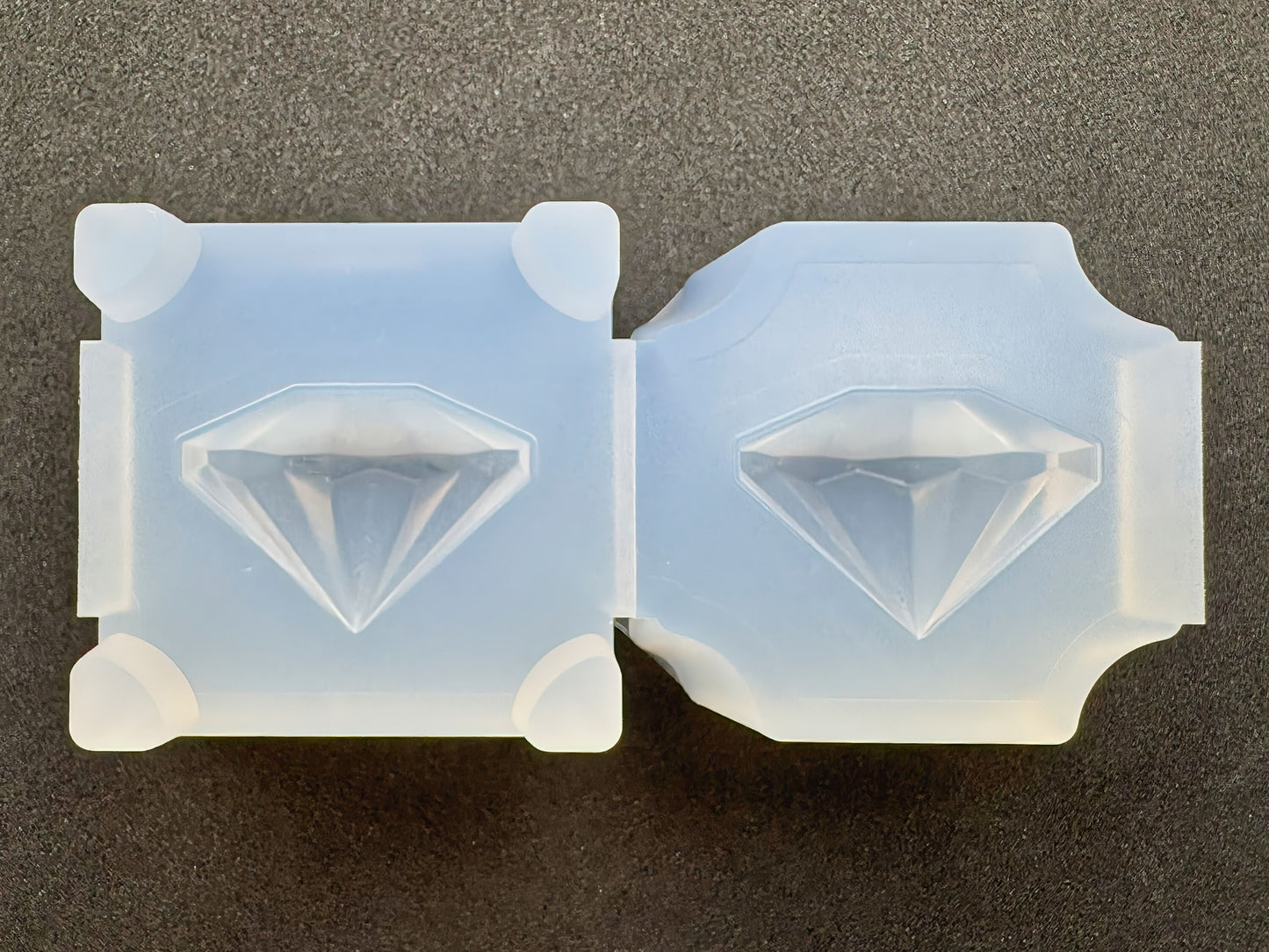 "Concave Cut" resin mold