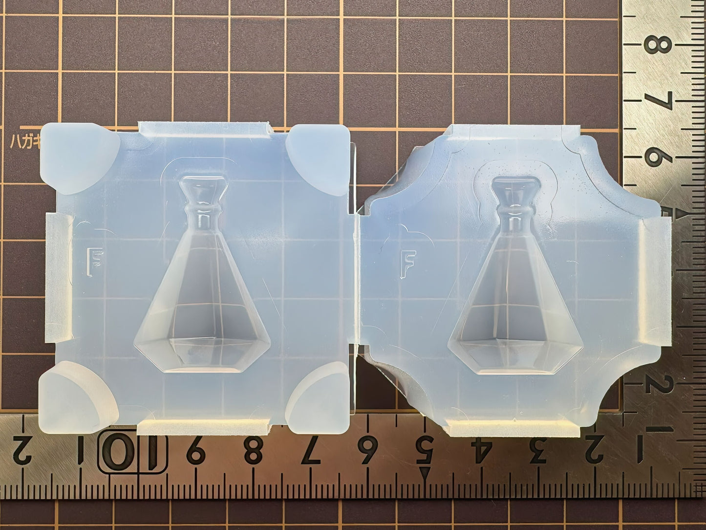 30mm「香水瓶F」レジン用モールド