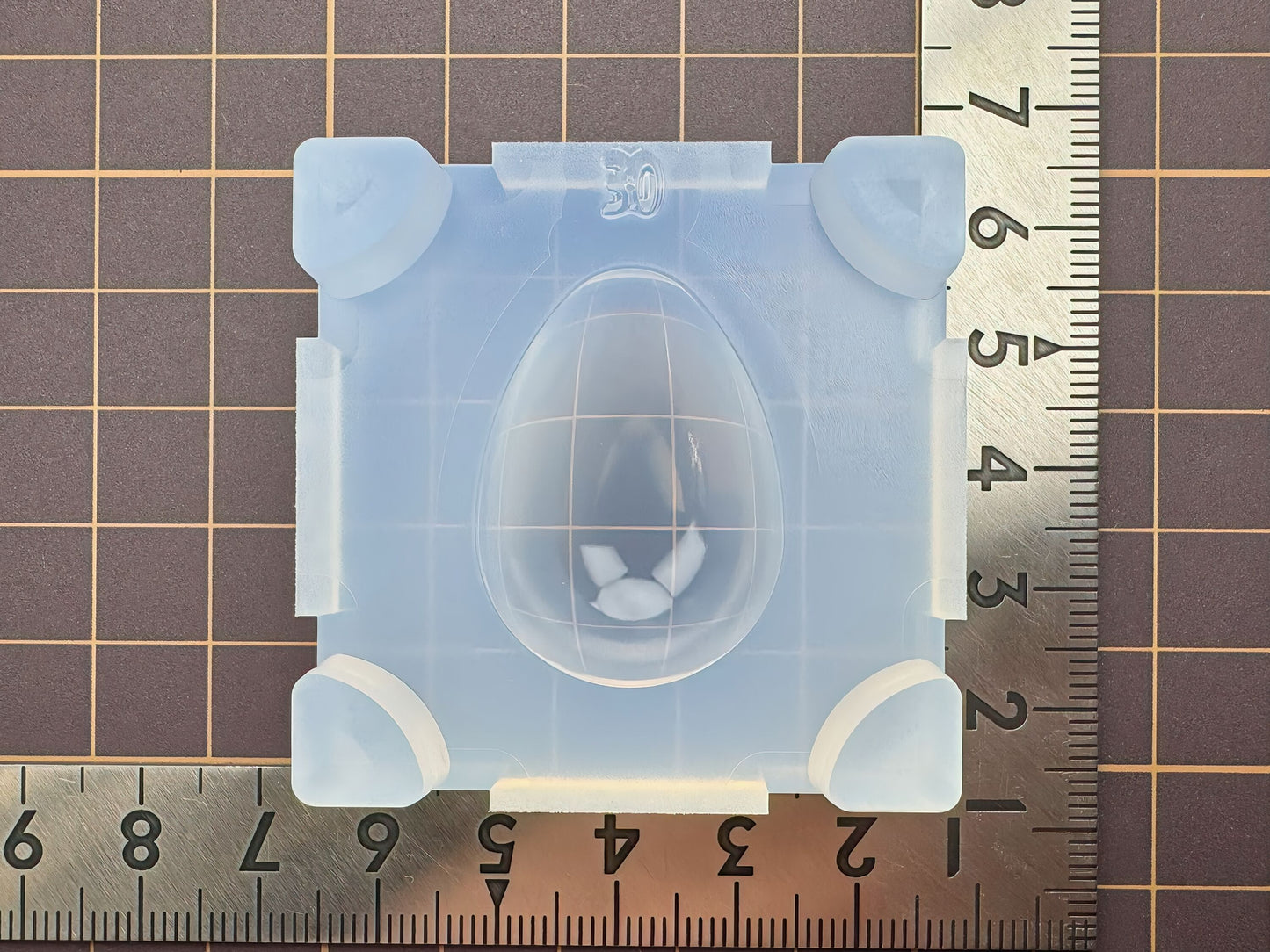 "Egg (back)" resin mold