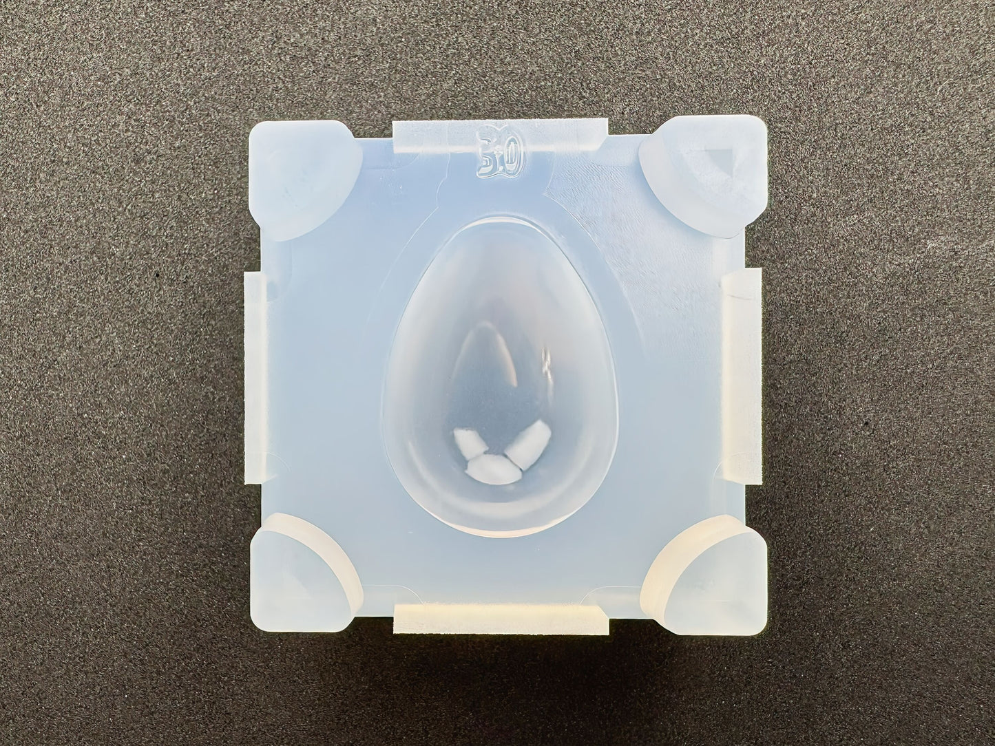 "Egg (back)" resin mold