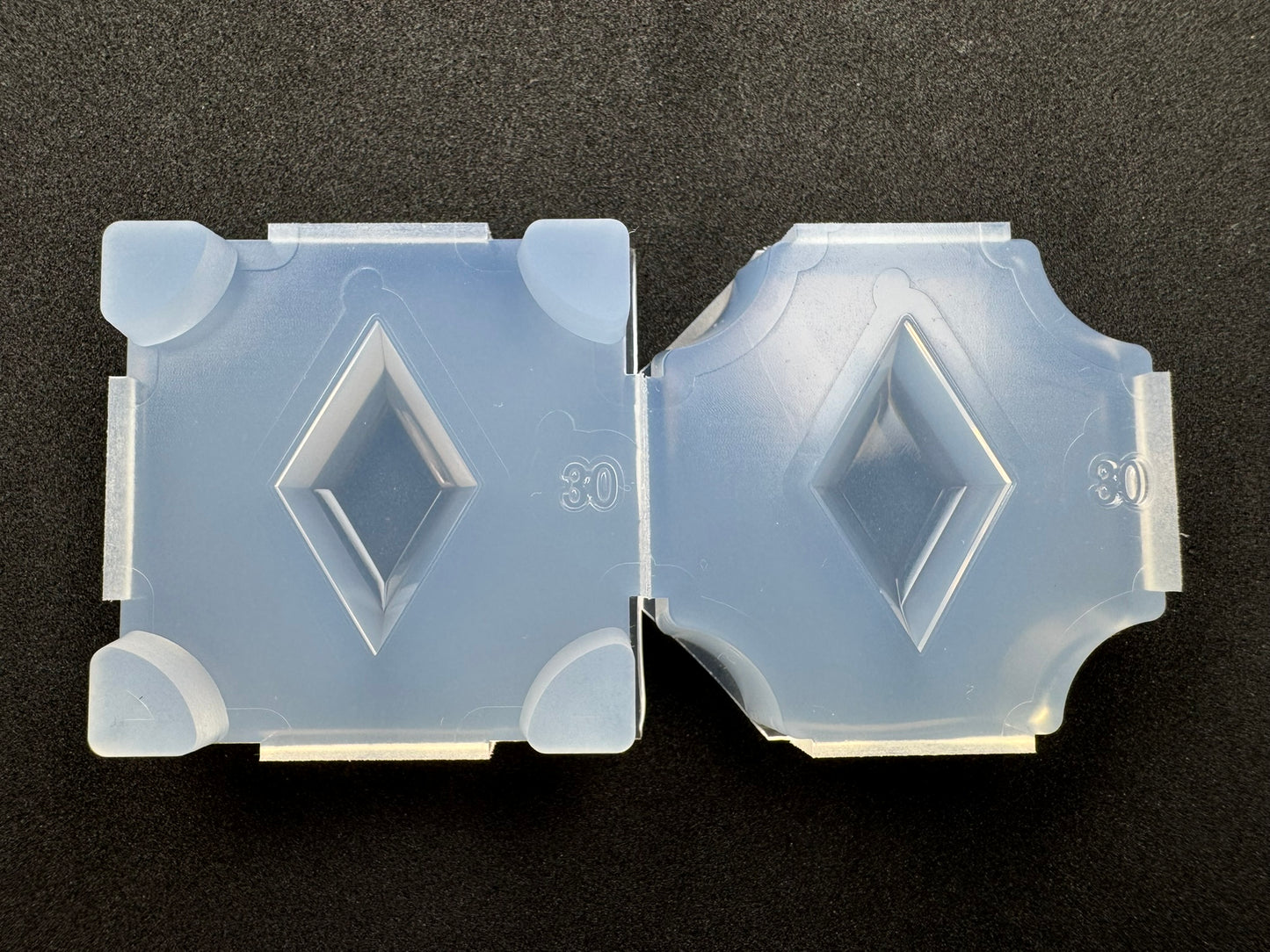 "Diamond Cabochon" resin mold