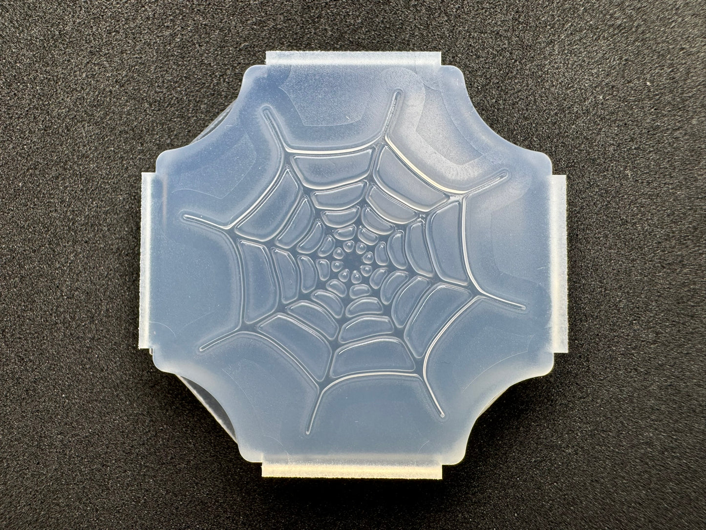 "Spider Web" resin mold