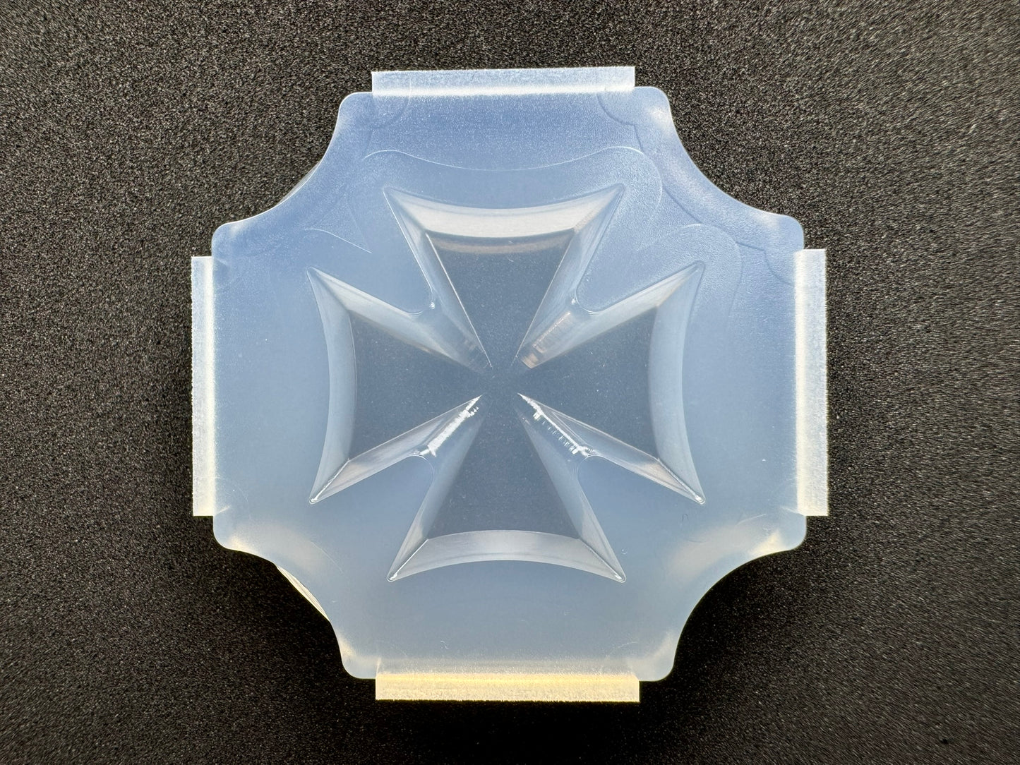 30mm "Maltese Cross" resin mold