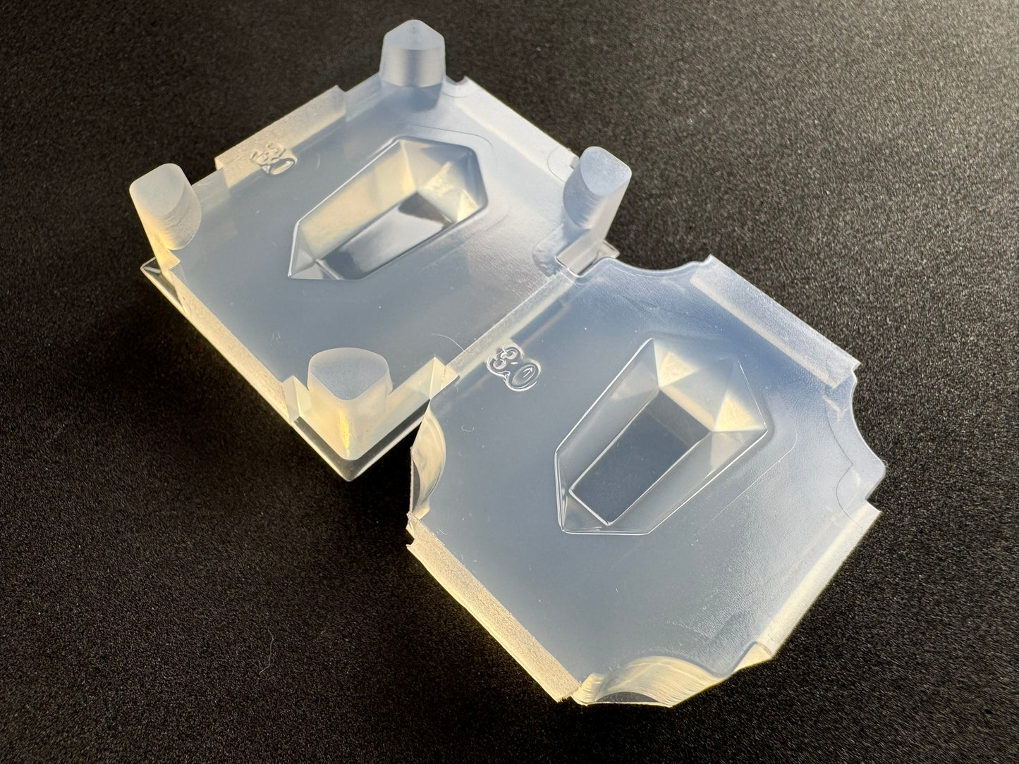 "Crystal" resin mold