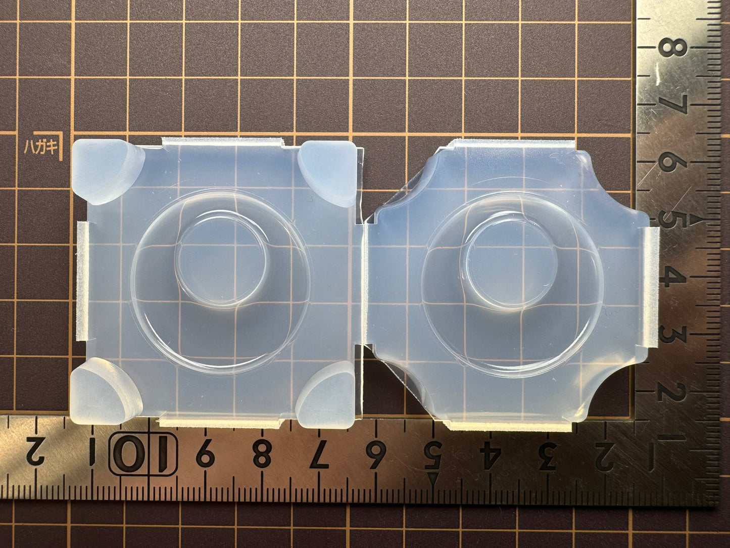 "Circular with holes" resin mold