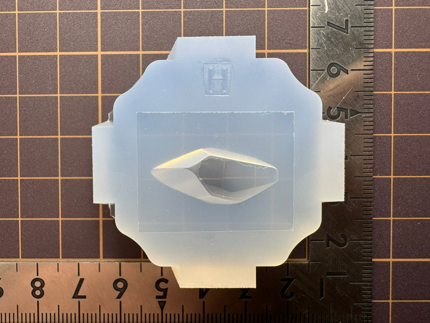 「鉱物風H」レジン用モールド