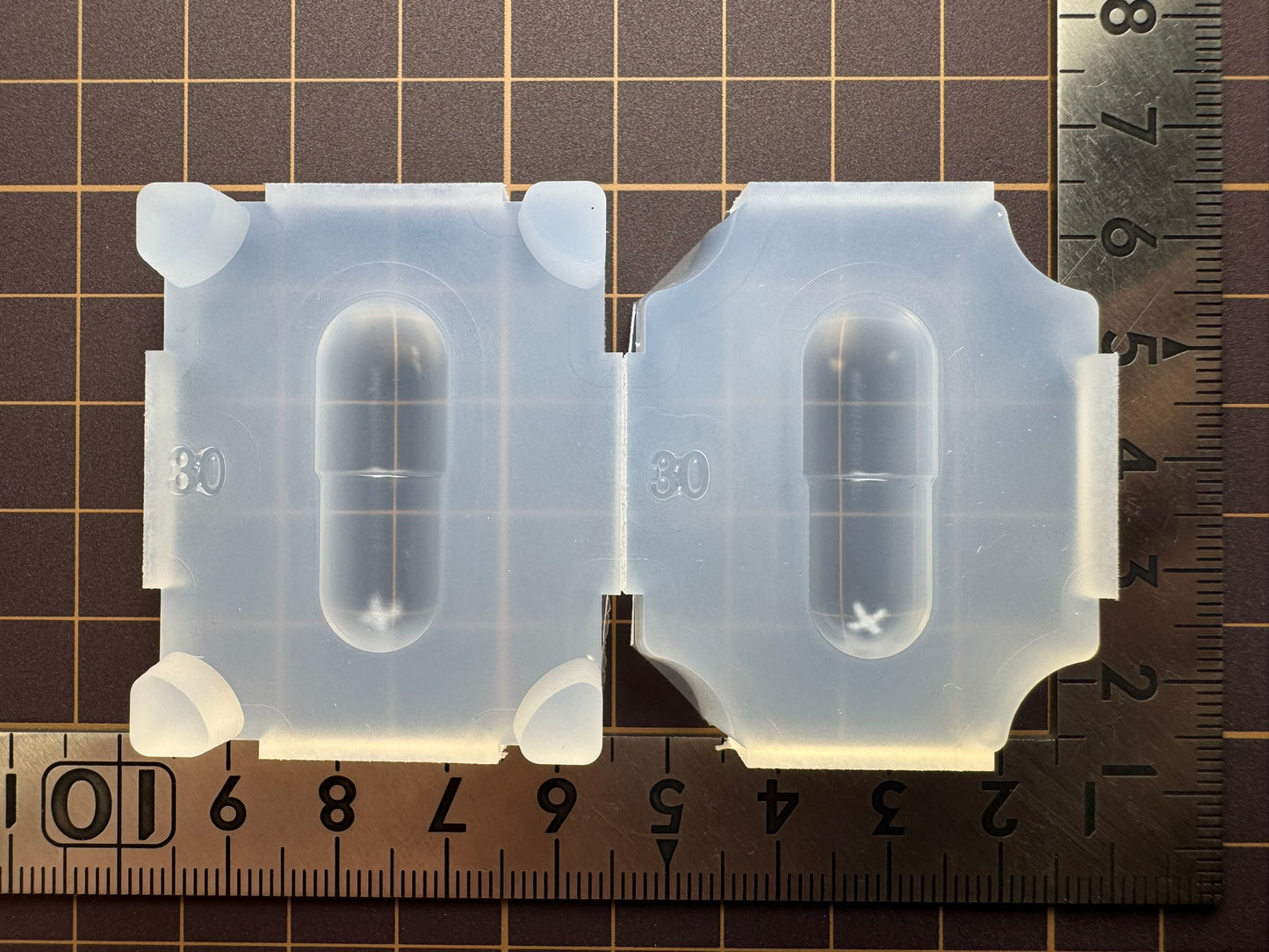 「カプセル」レジン用モールド