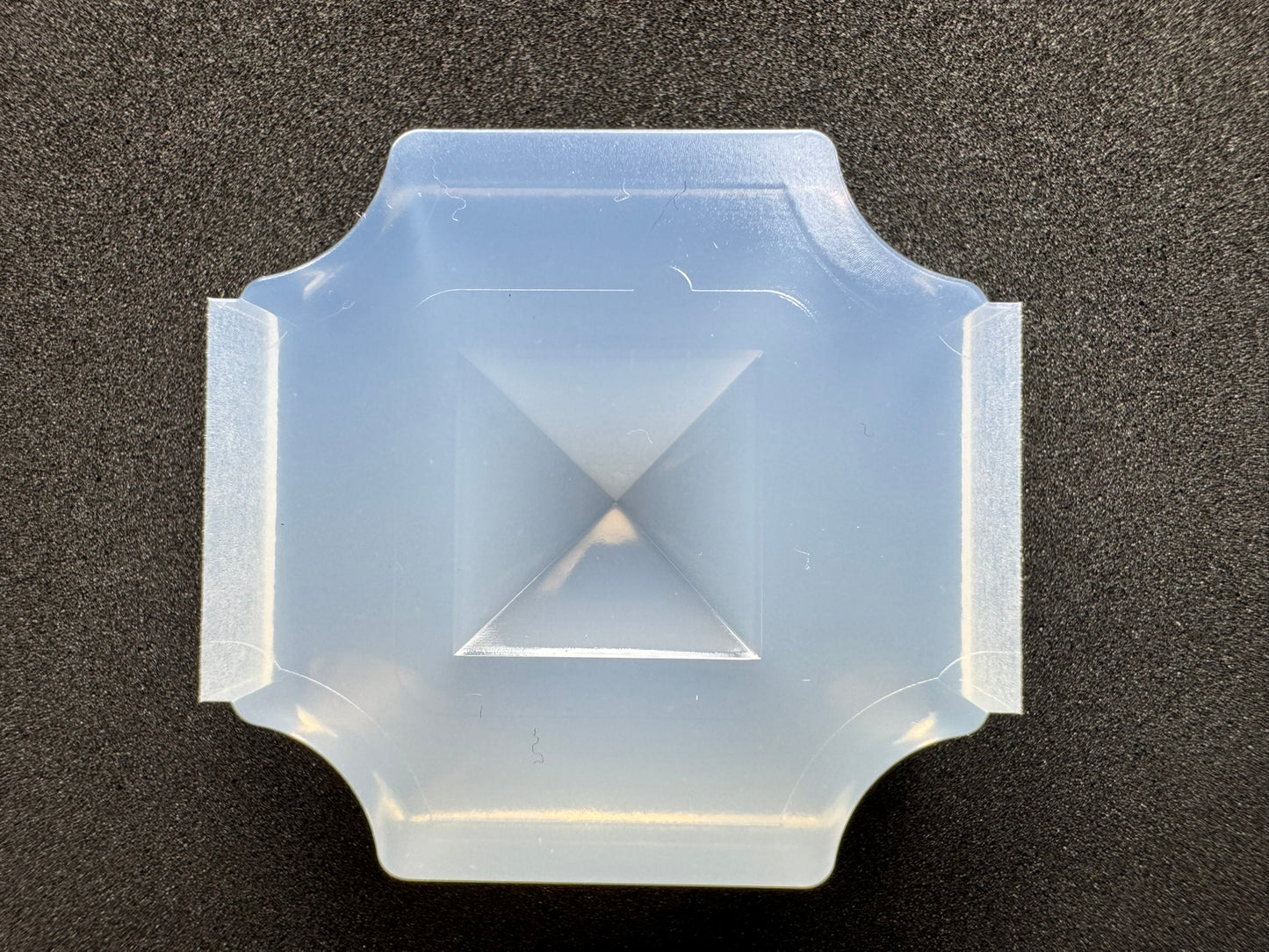 「ピラミッド（表）」レジン用モールド