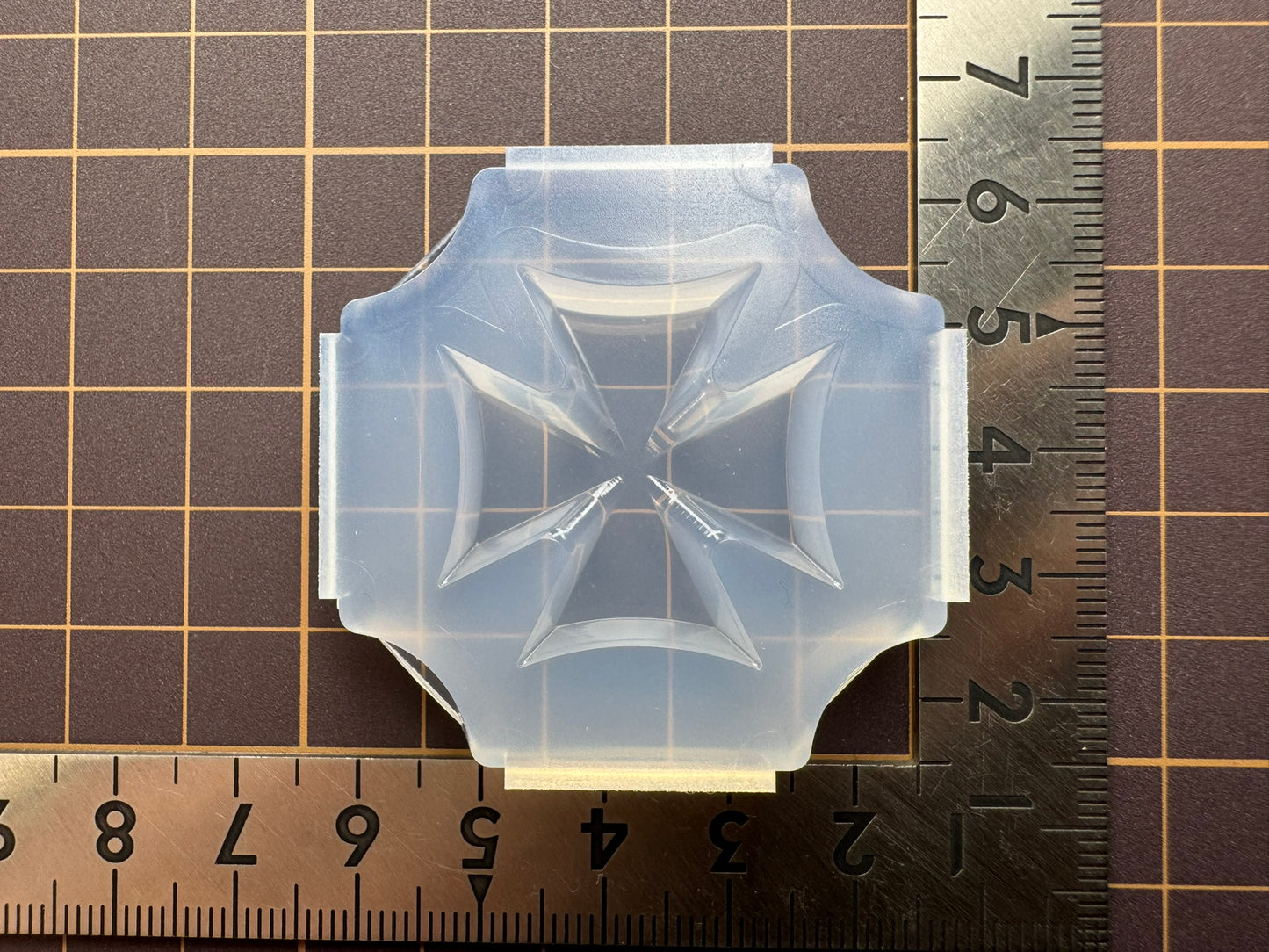 30mm "Maltese Cross" resin mold
