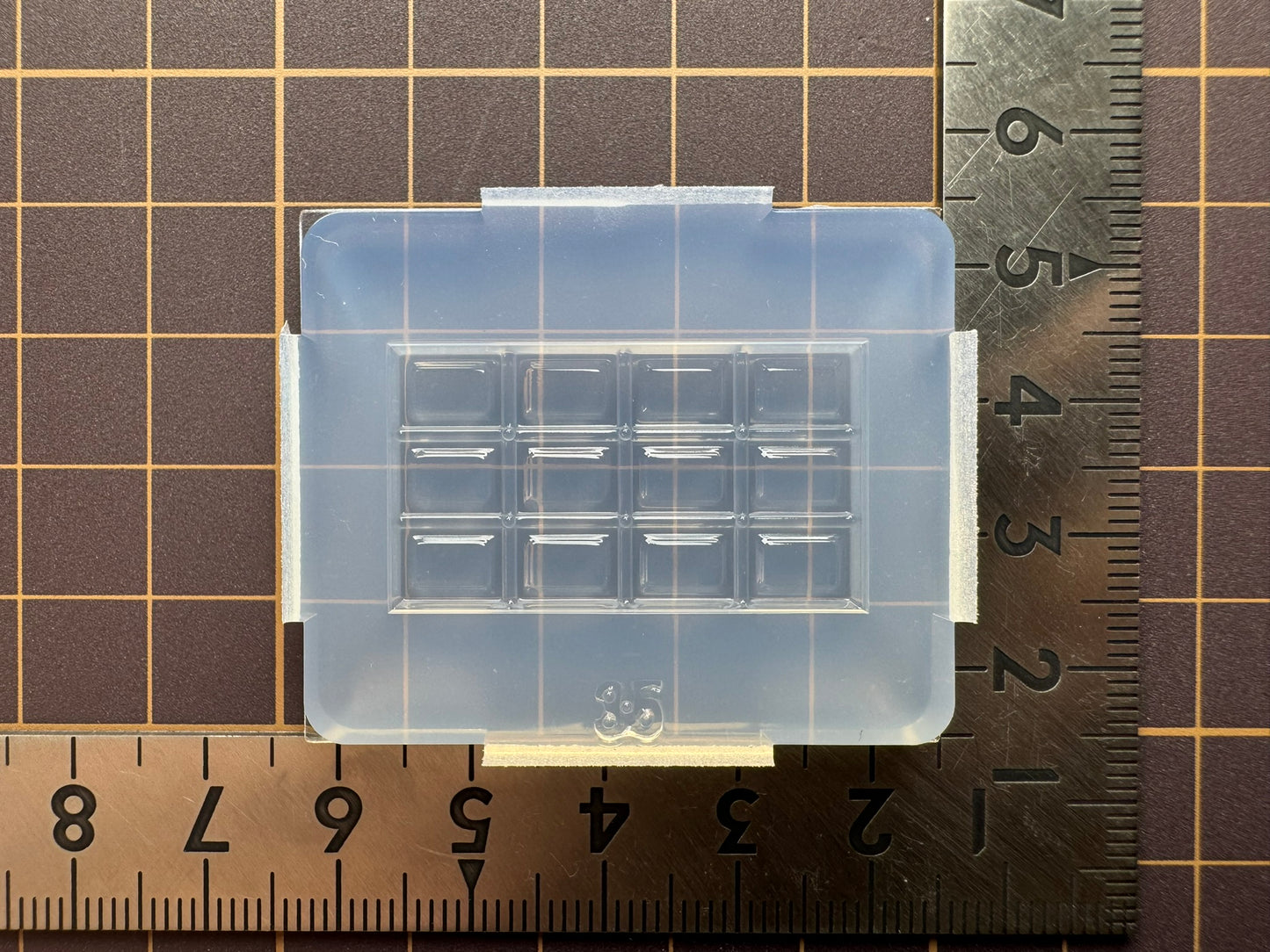 "Chocolate bar" resin mold