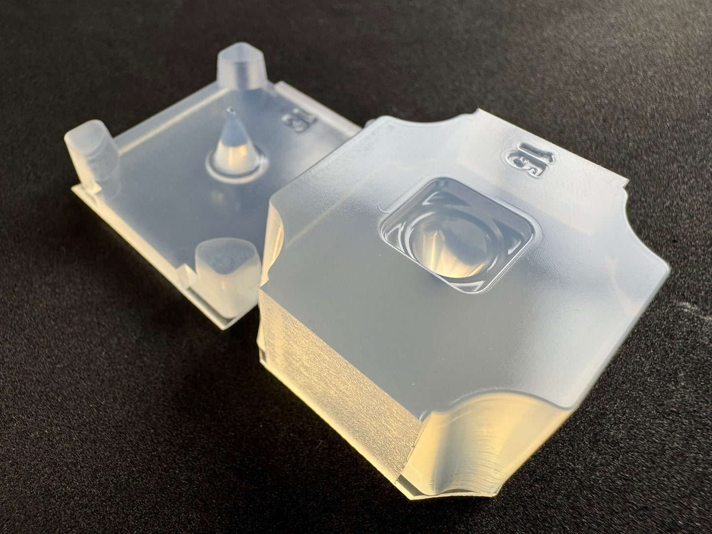 15mm「三角コーン」レジン用モールド