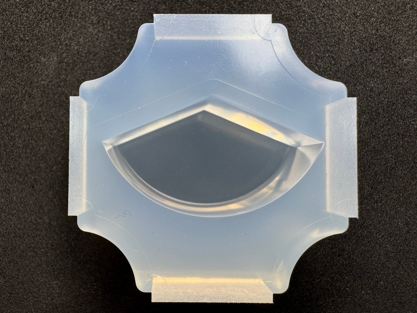 3/8 "Cut Whole Cake" Resin Mold
