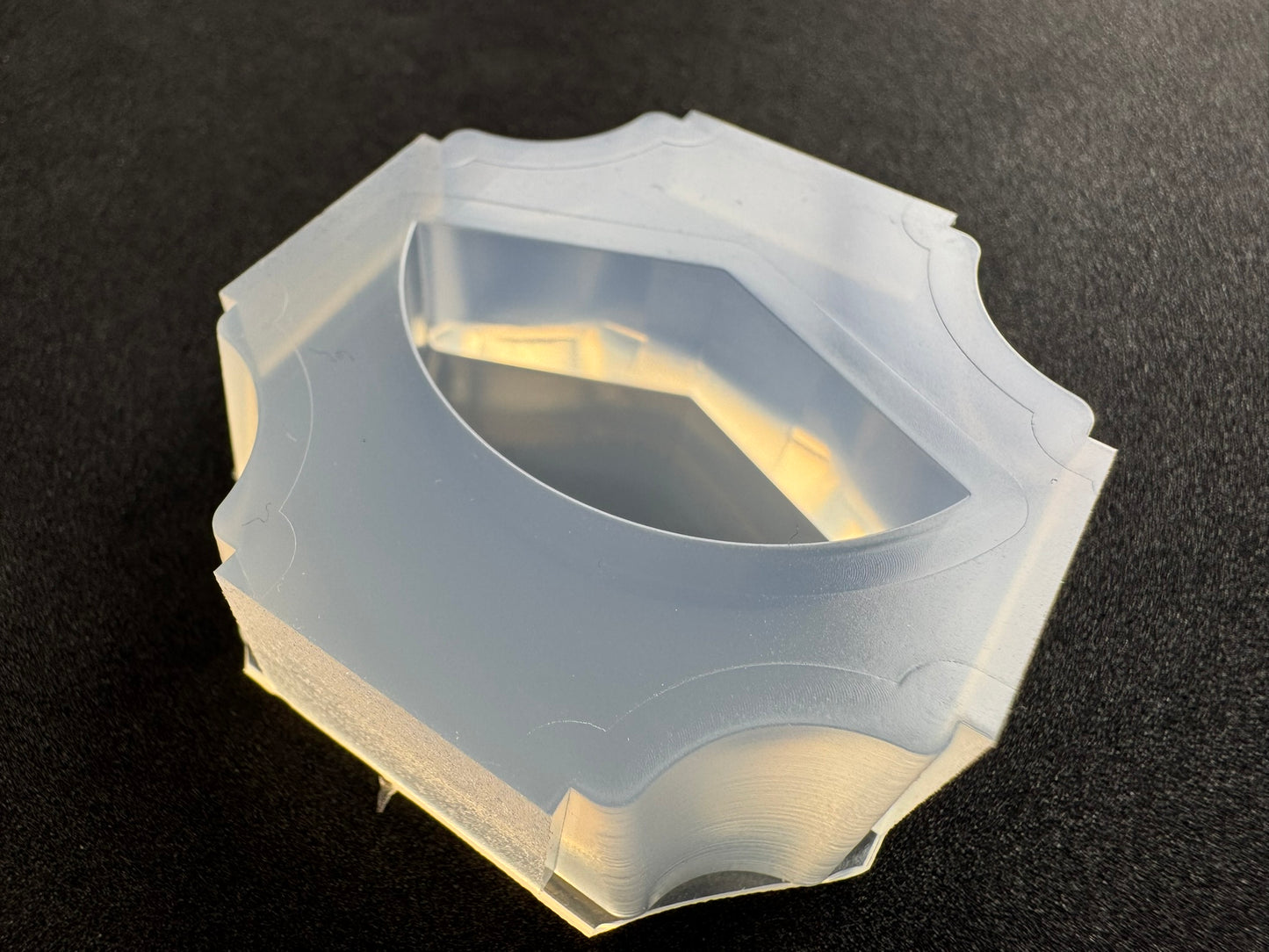 3/8 "Cut Whole Cake" Resin Mold