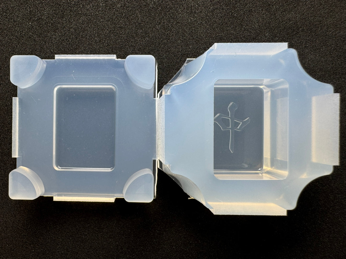 「麻雀牌（中）」レジン用モールド