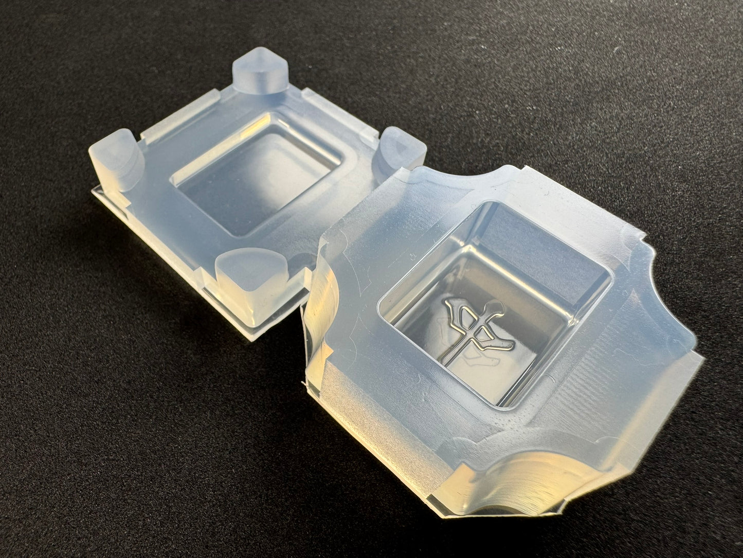 「麻雀牌（中）」レジン用モールド
