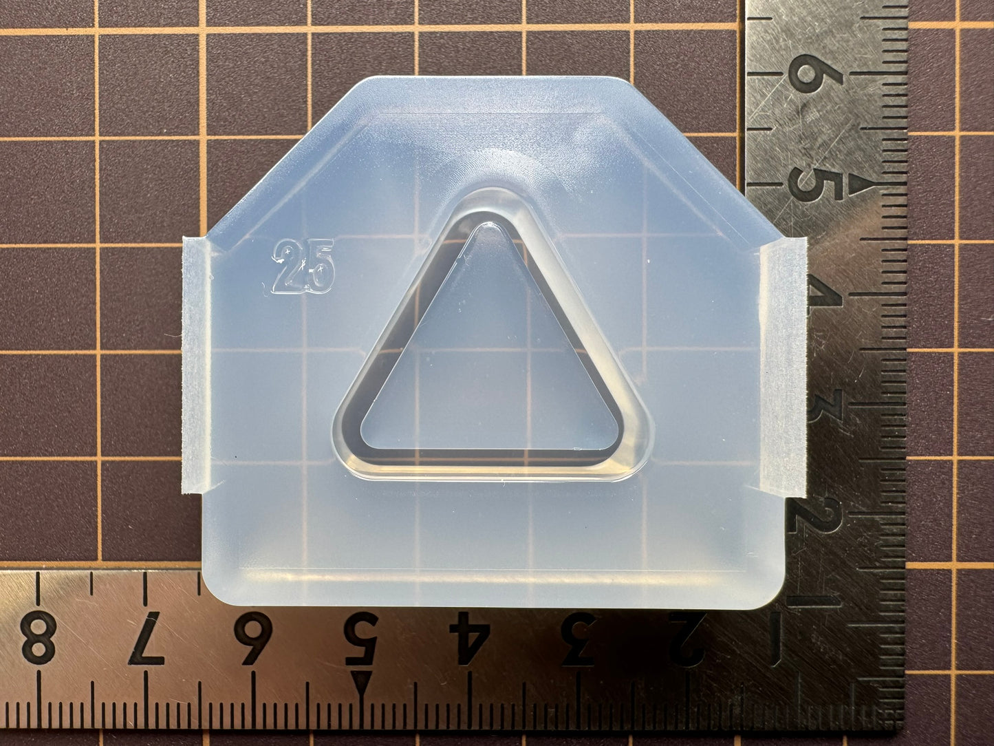 25mm「空枠（三角形）」レジン用モールド