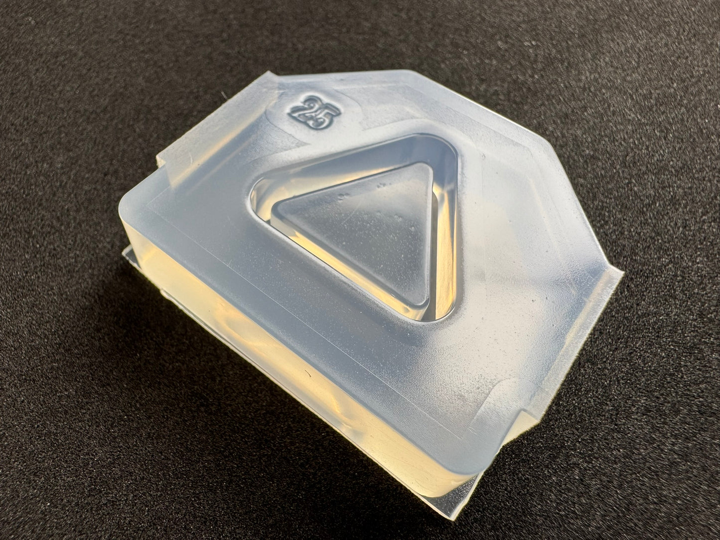25mm「空枠（三角形）」レジン用モールド