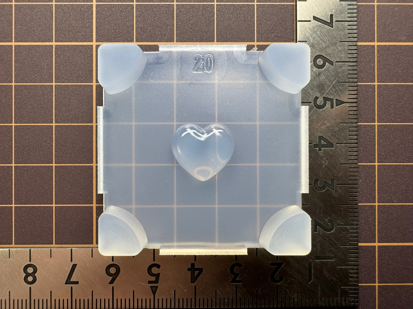 20mm Simple Heart Frame Mold
