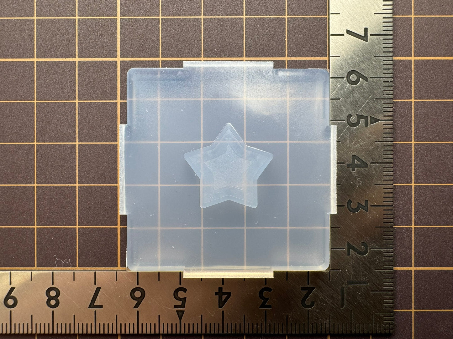 「プレート穴あけ　星」レジン用モールド