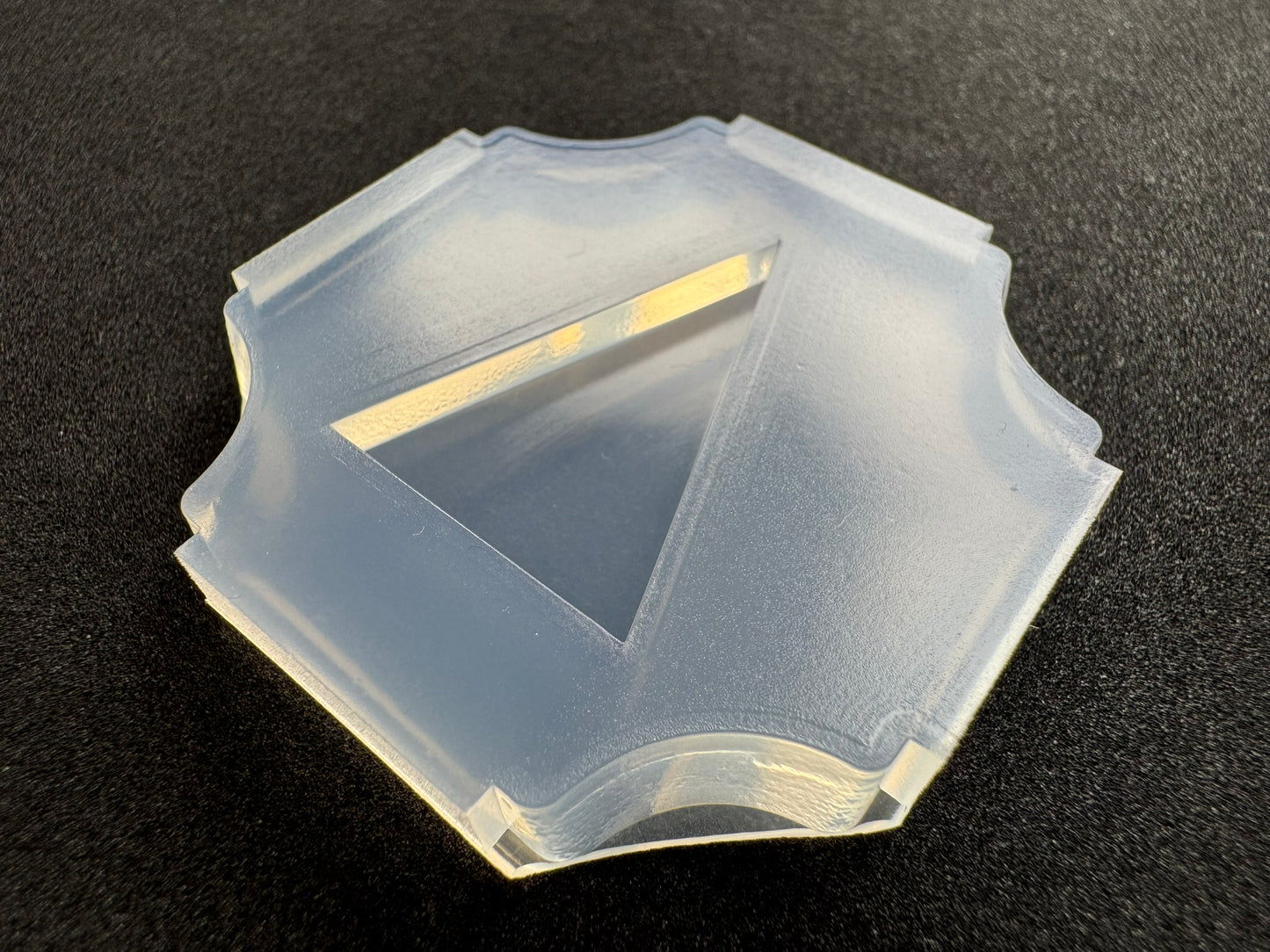 30mm「二等辺三角形プレート」レジン用モールド