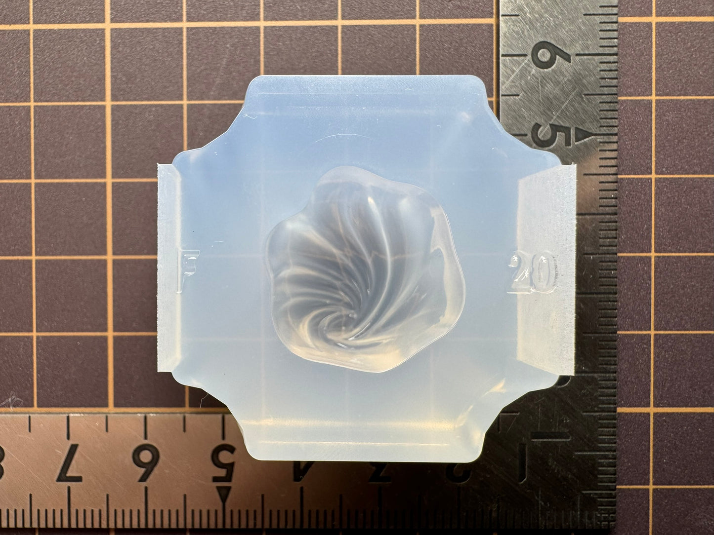 20mm「チョコレートF」レジン用モールド