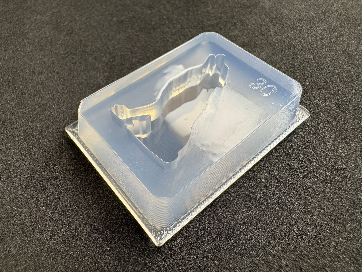 30mm「オオカミプレート」レジン用モールド