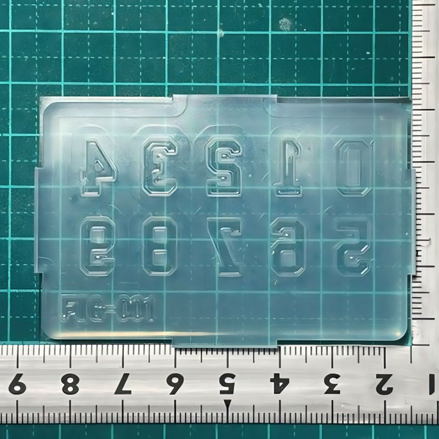 FIG-001「数字アソート」レジン用モールド