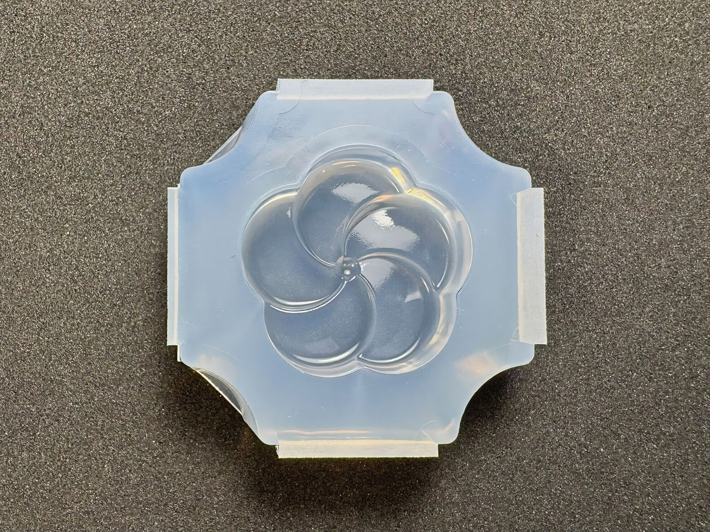 「和菓子（ねじ梅）」レジン用モールド
